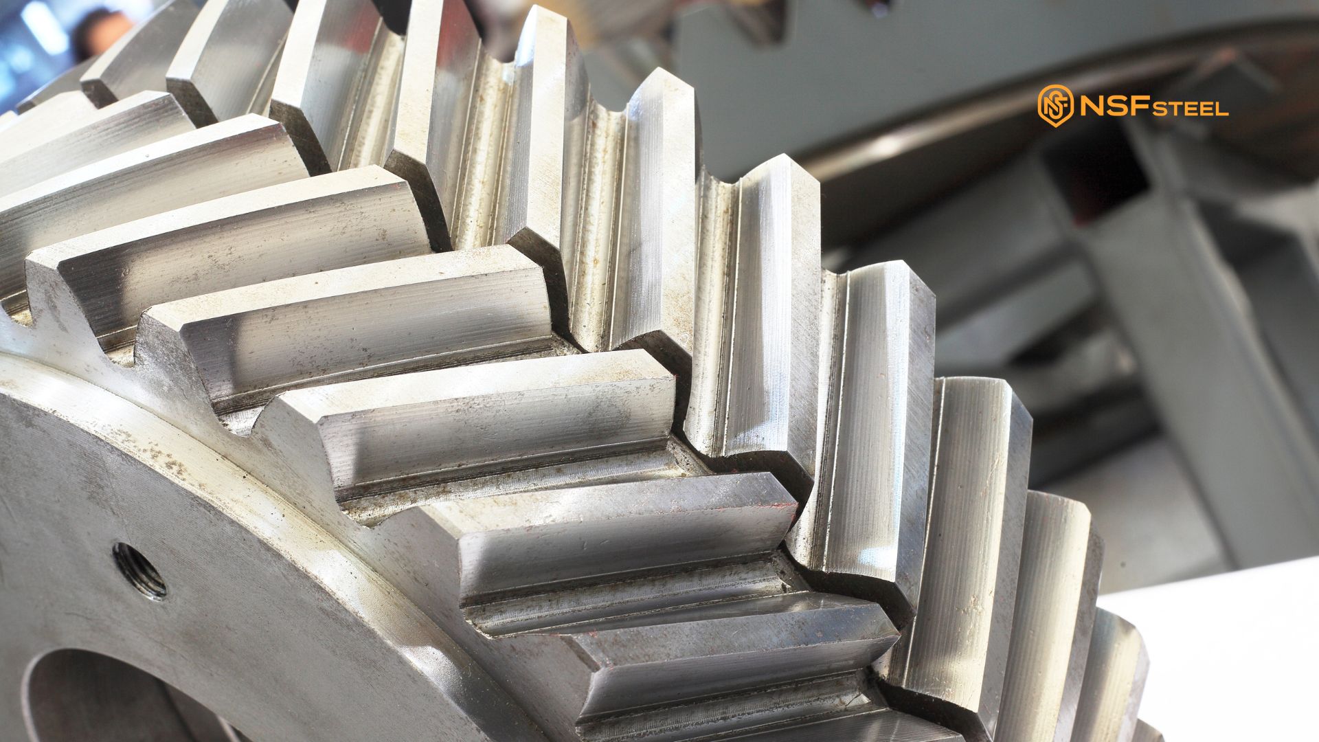 A norma realmente importa na compra de chapas de aço grossas?