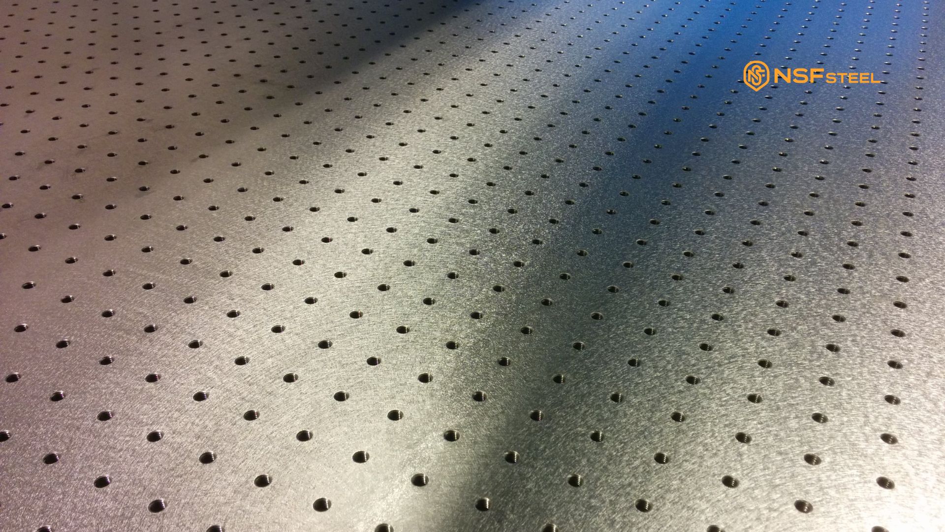 Chapa de aço para piso é apenas uma chapa de aço comum?