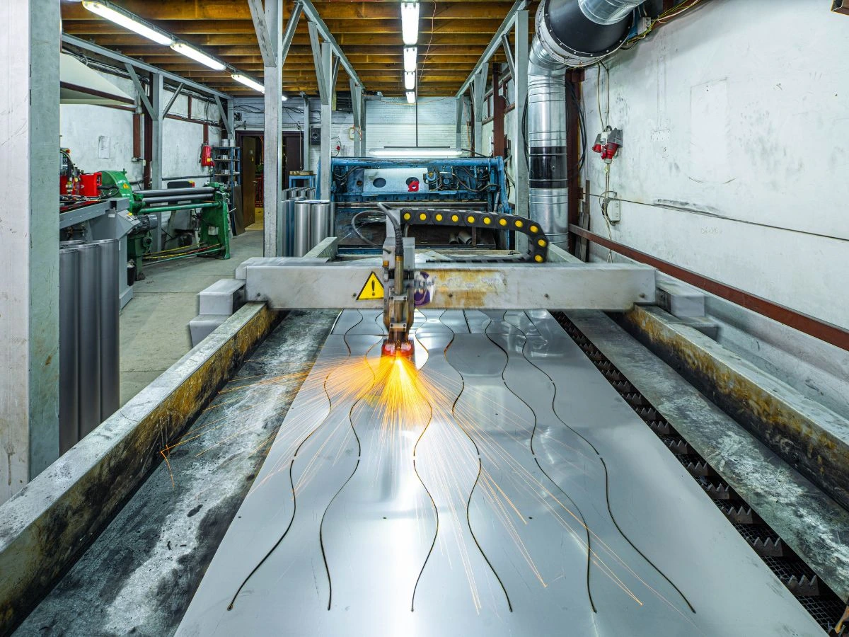 Bases e suportes industriais fabricados em aço